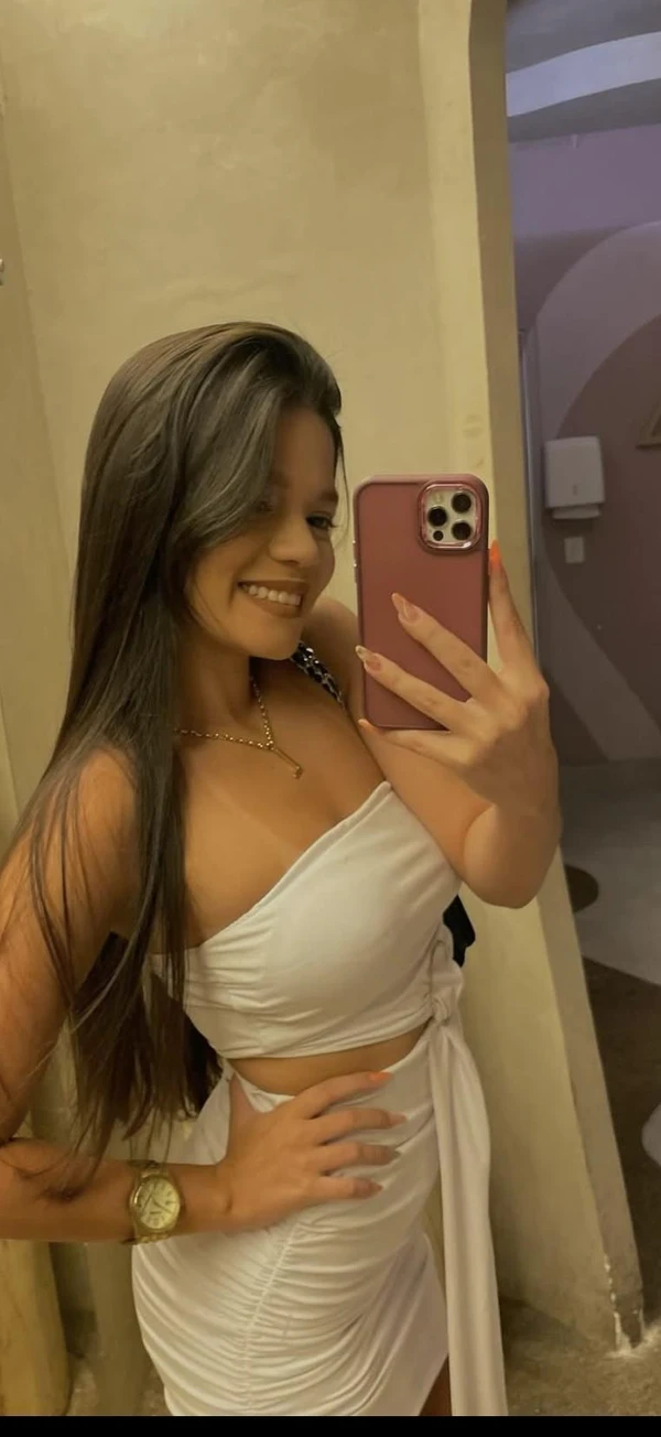 Laura luiza in