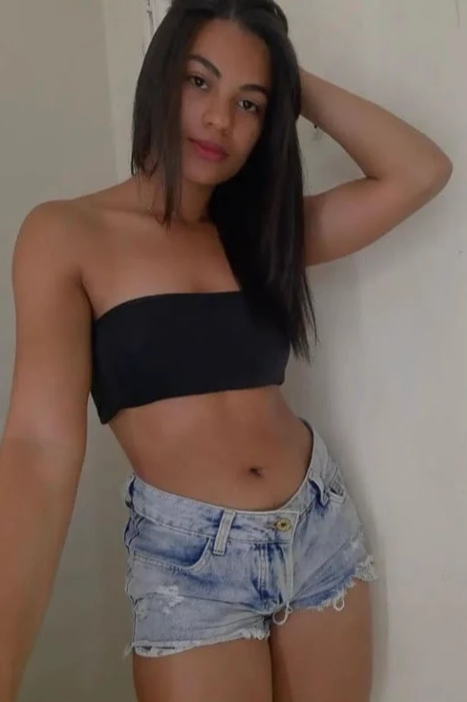 Júlia $60