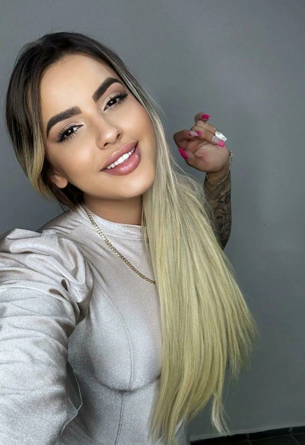 Daiane loira