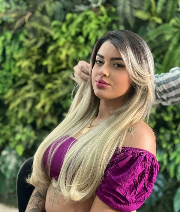 Daiane loira